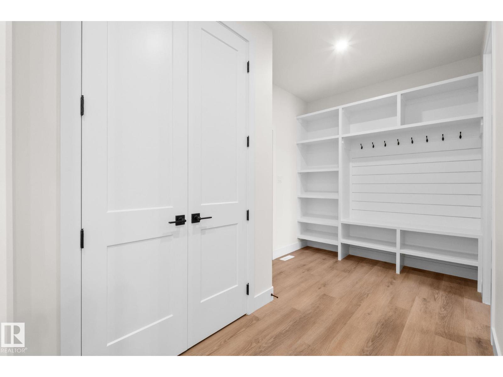 11 Arthur WY - Image 8