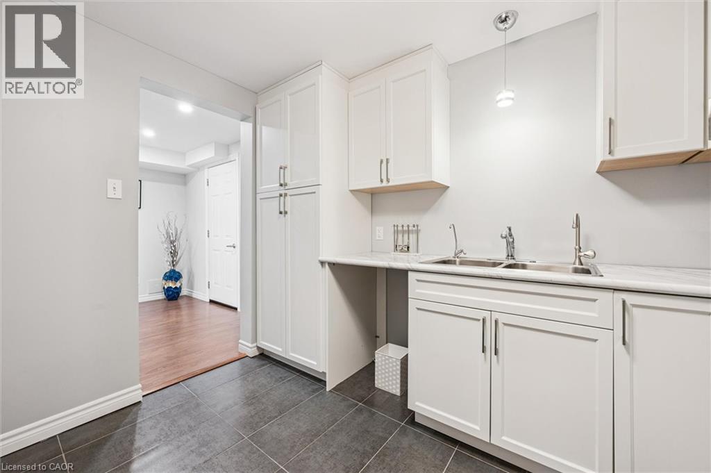 488 HEATHER HILL Place - 34