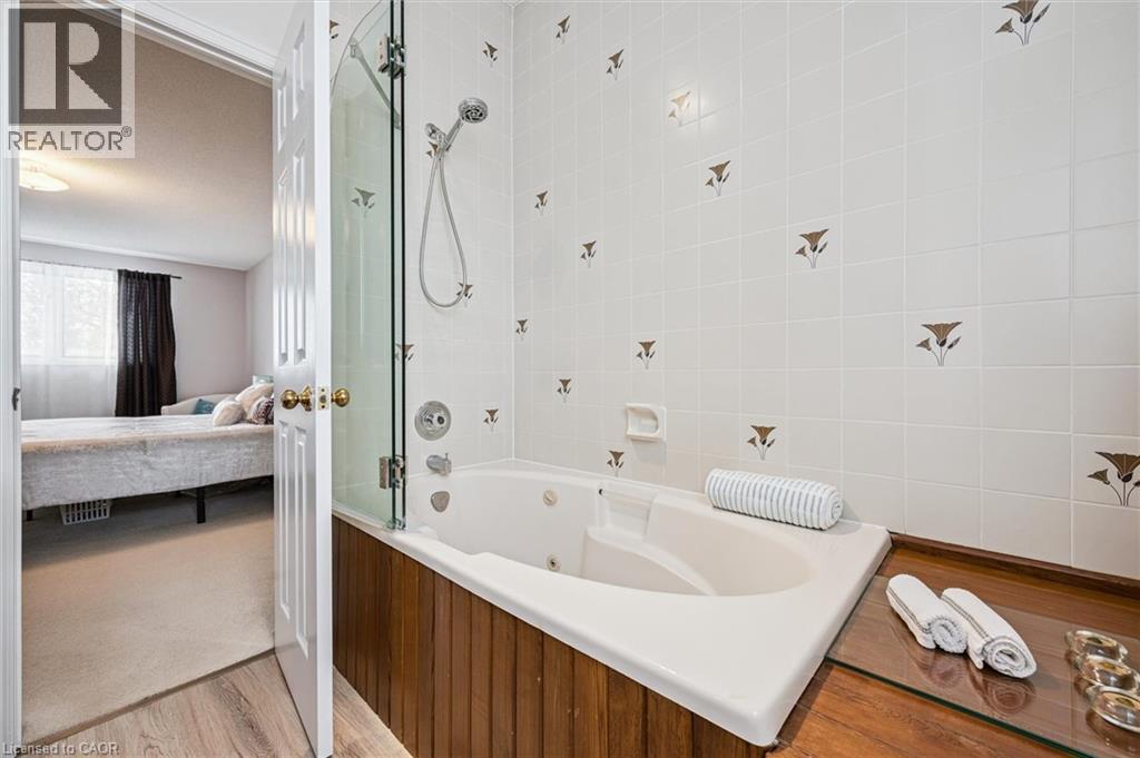 488 HEATHER HILL Place - 31