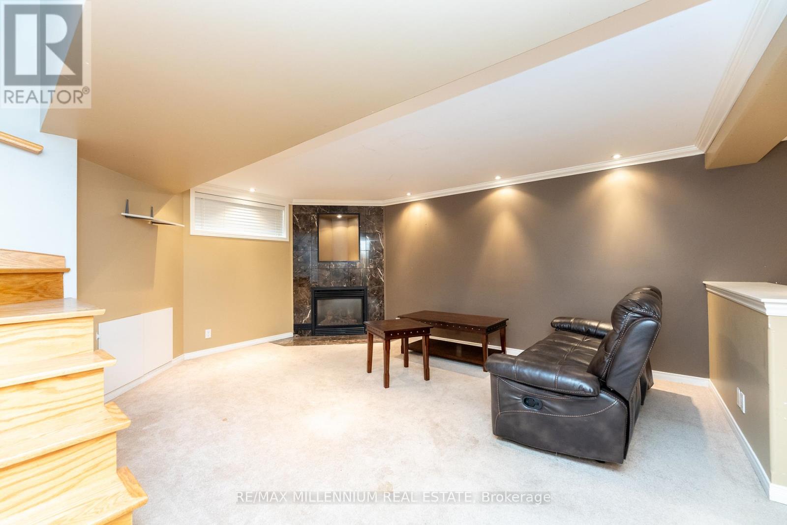 7 GRAHAM CRESCENT - Image 33