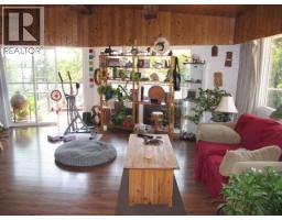 Living room - 4709 Parker Court, 108 Mile Ranch, BC V0K2Z0 Photo 10