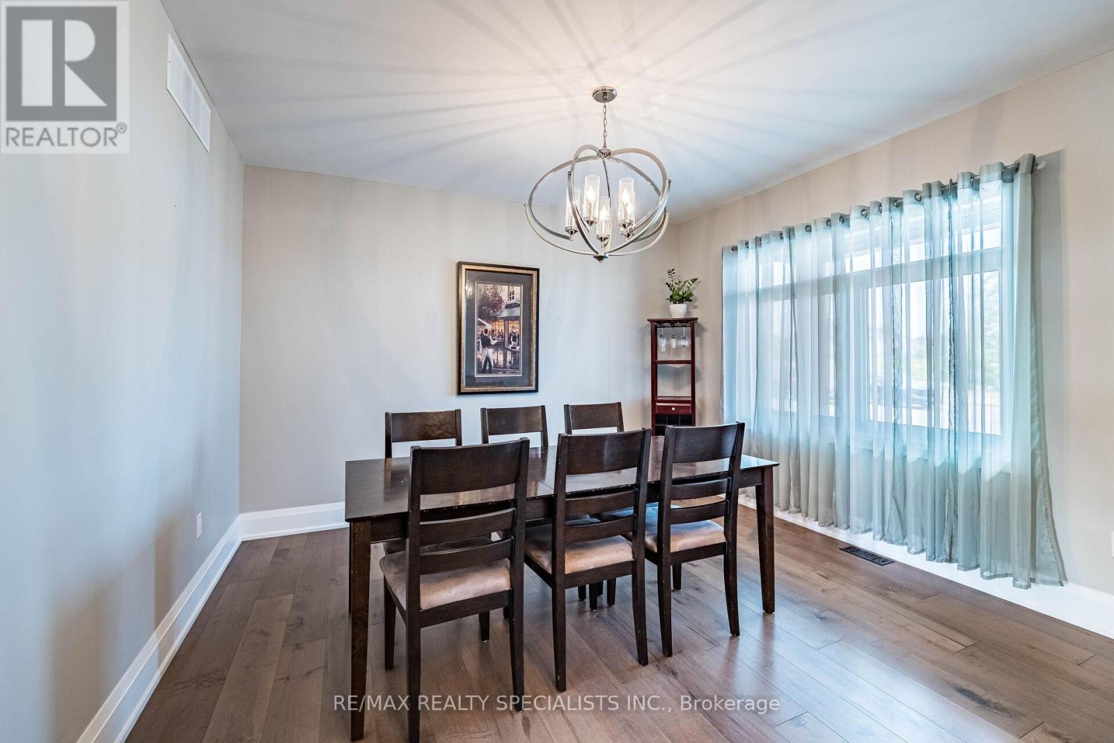 6 RUTLEDGE HEIGHTS - Image 11