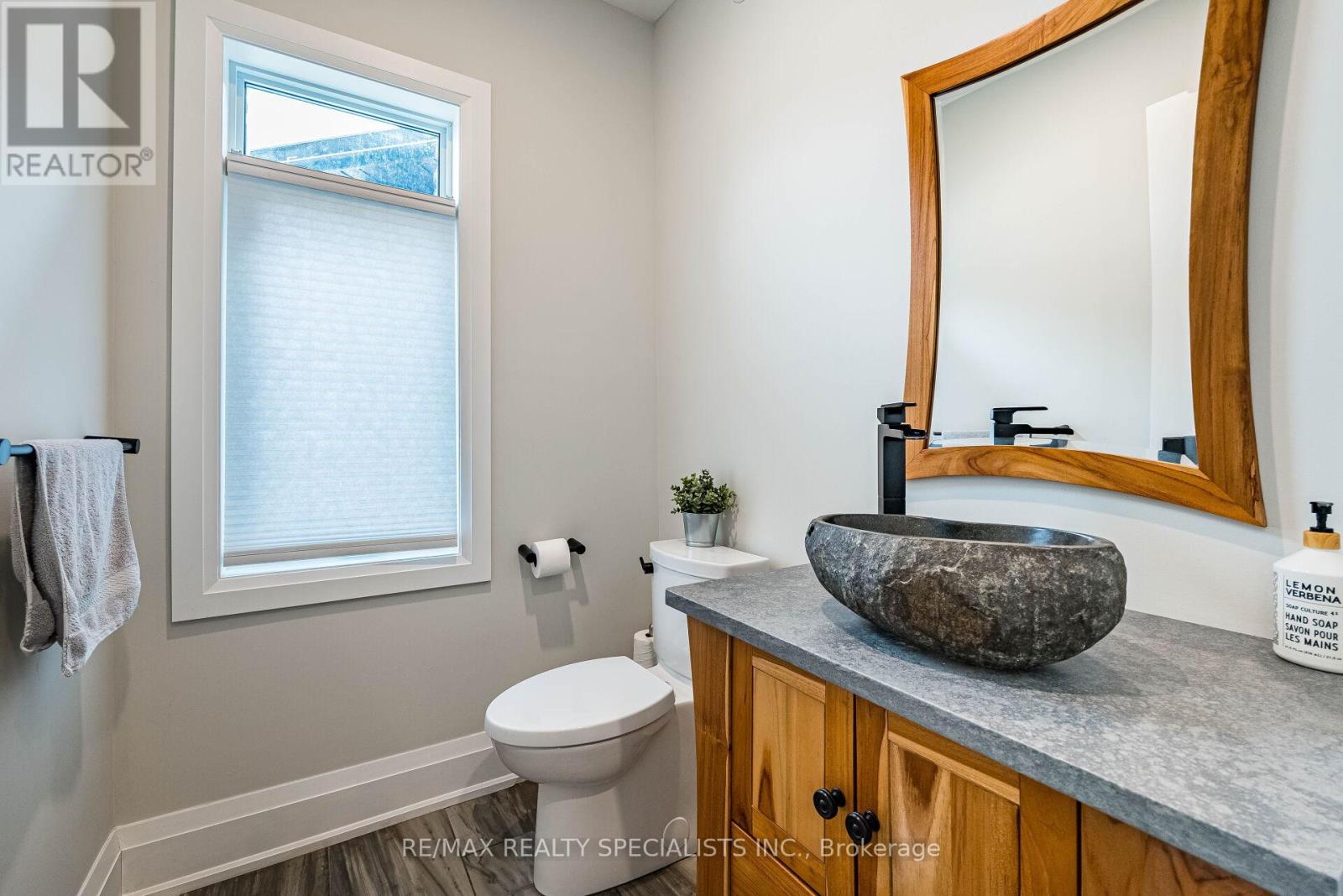 6 RUTLEDGE HEIGHTS - Image 31
