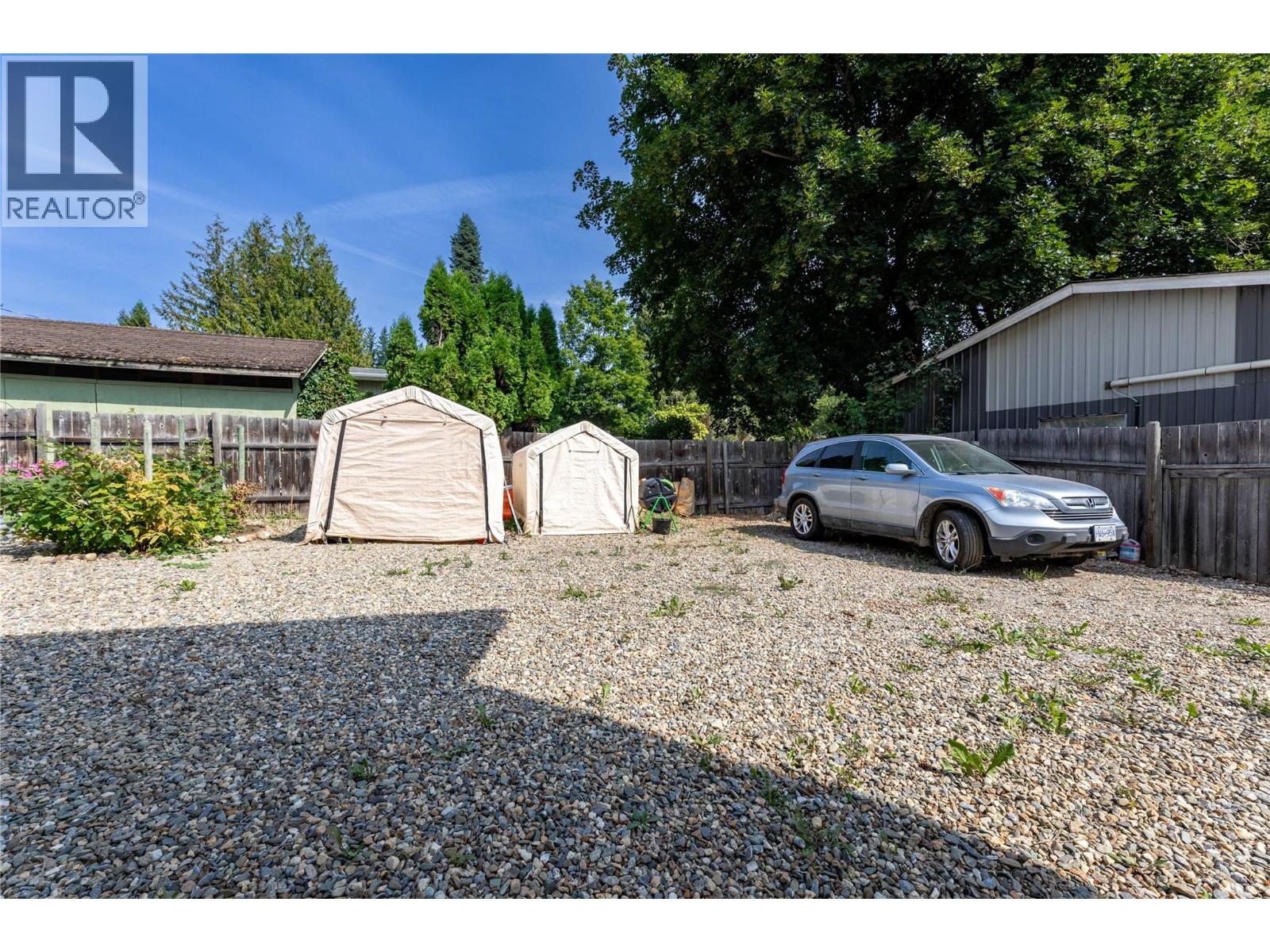  3271 10 Avenue Southeast, Salmon Arm
