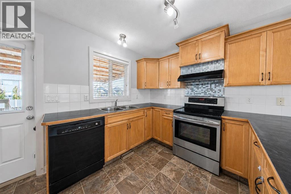 Listing photo – 6209 59 Street, Ponoka
