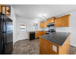 Dining room - 6209 59 Street, Ponoka, AB T4J0B2 Photo 6