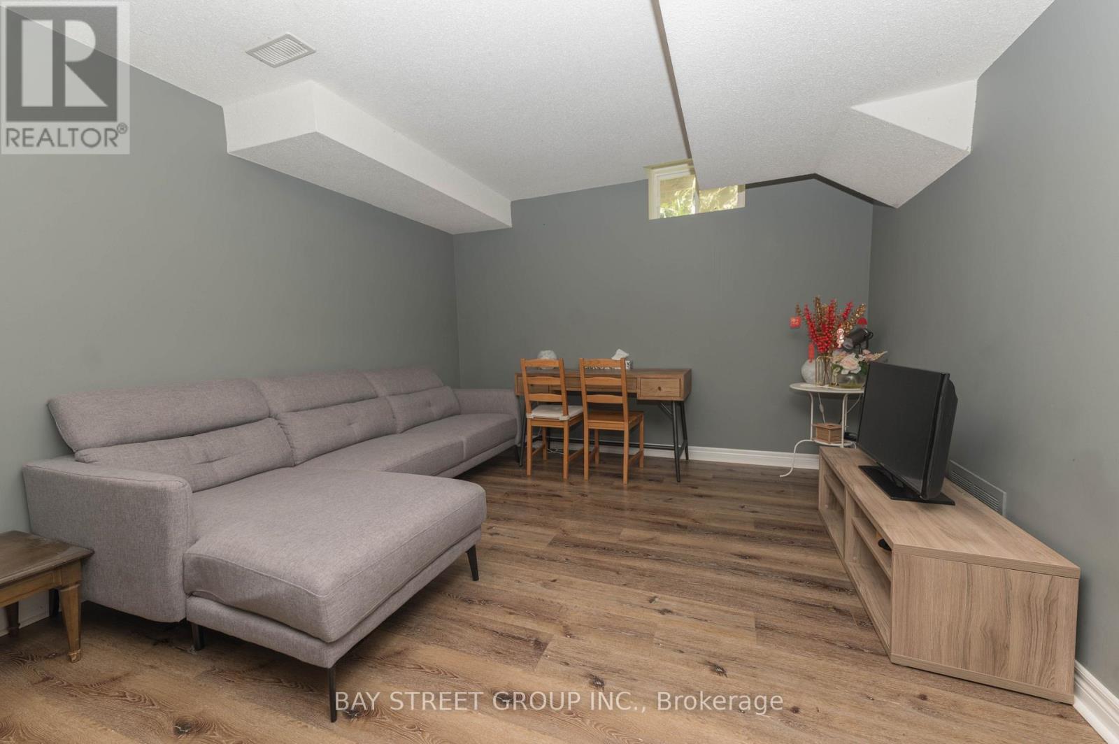 116 WINTERBERRY BOULEVARD - Image 37