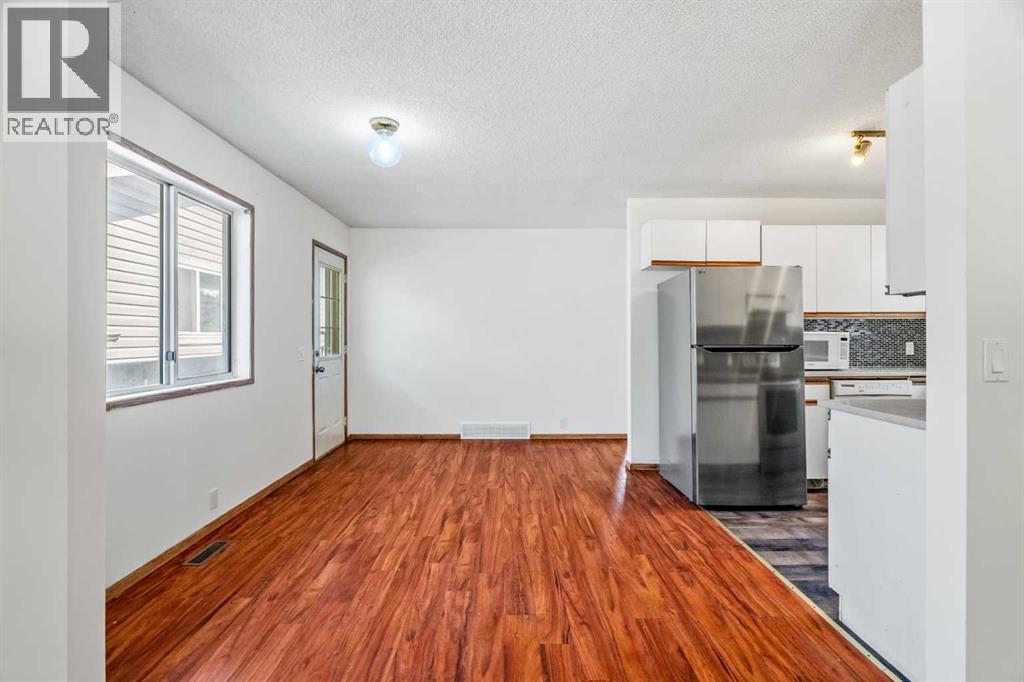 45 Martinridge Crescent NE, Martindale, Calgary photo 5