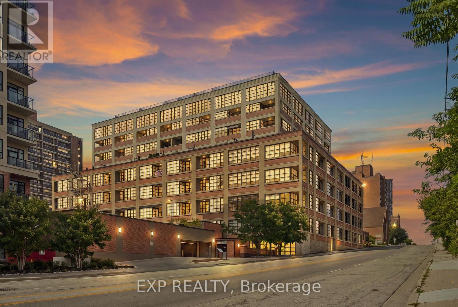 417 - 112 BENTON STREET — photo 2