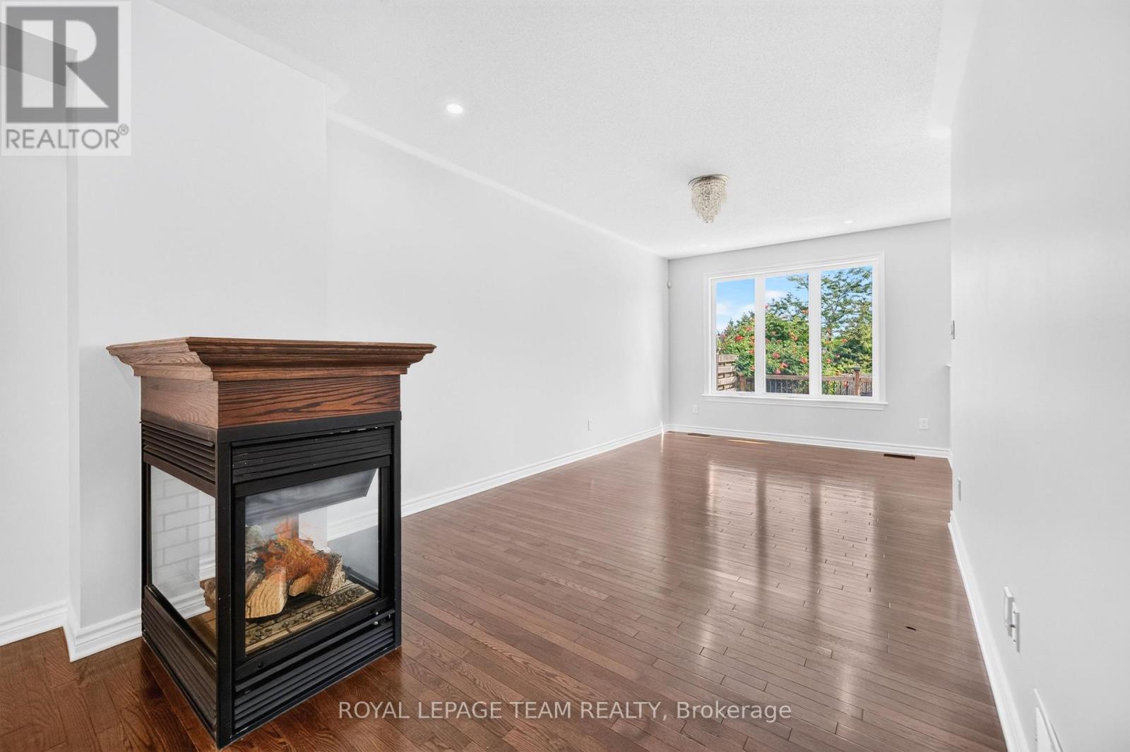 686 WHITE ALDER AVENUE - Image 10