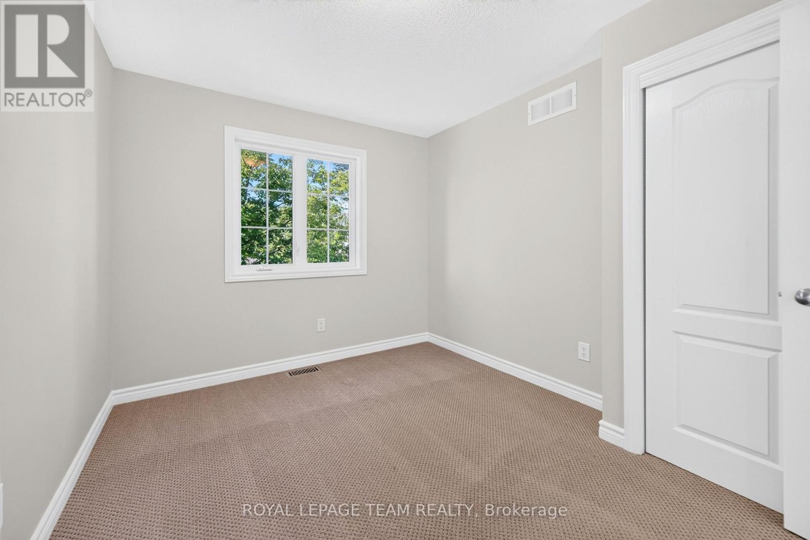 686 WHITE ALDER AVENUE - Image 18