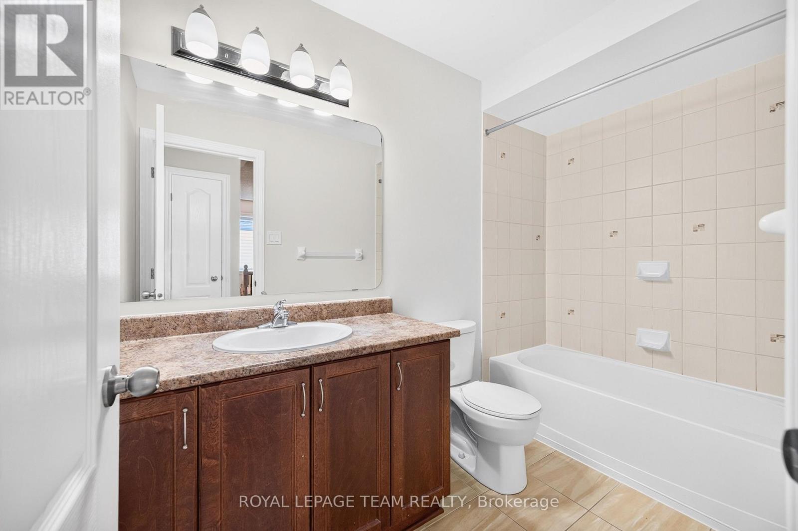 686 WHITE ALDER AVENUE - 27