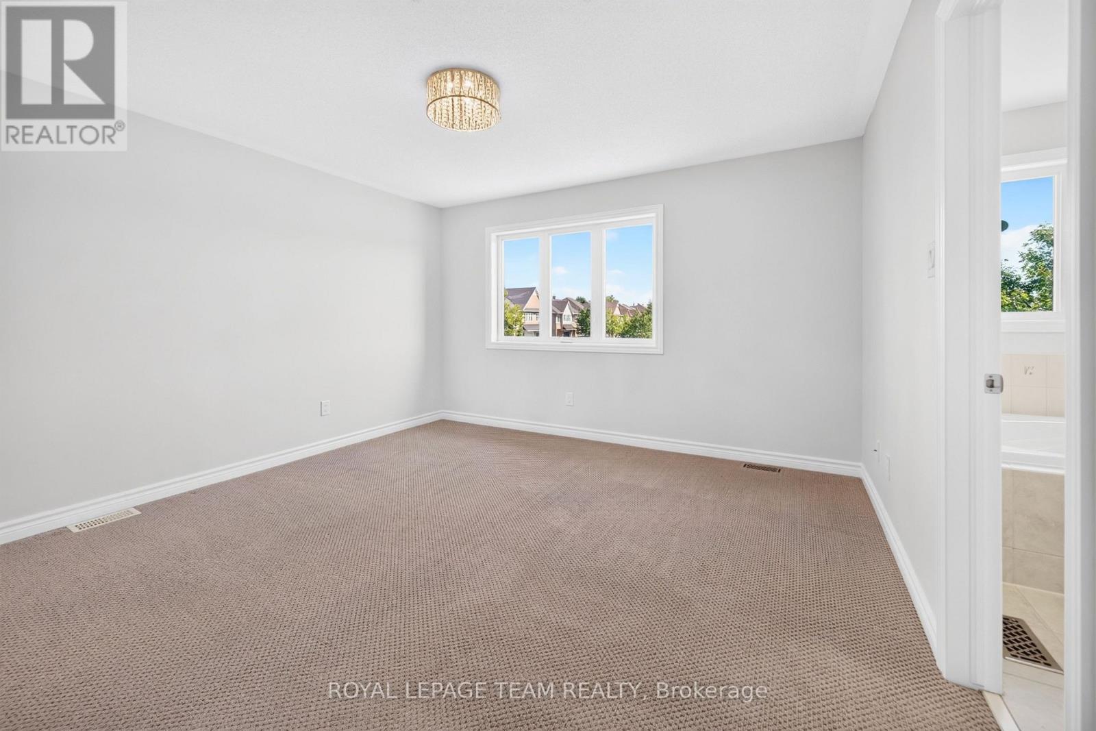 686 WHITE ALDER AVENUE - Image 30