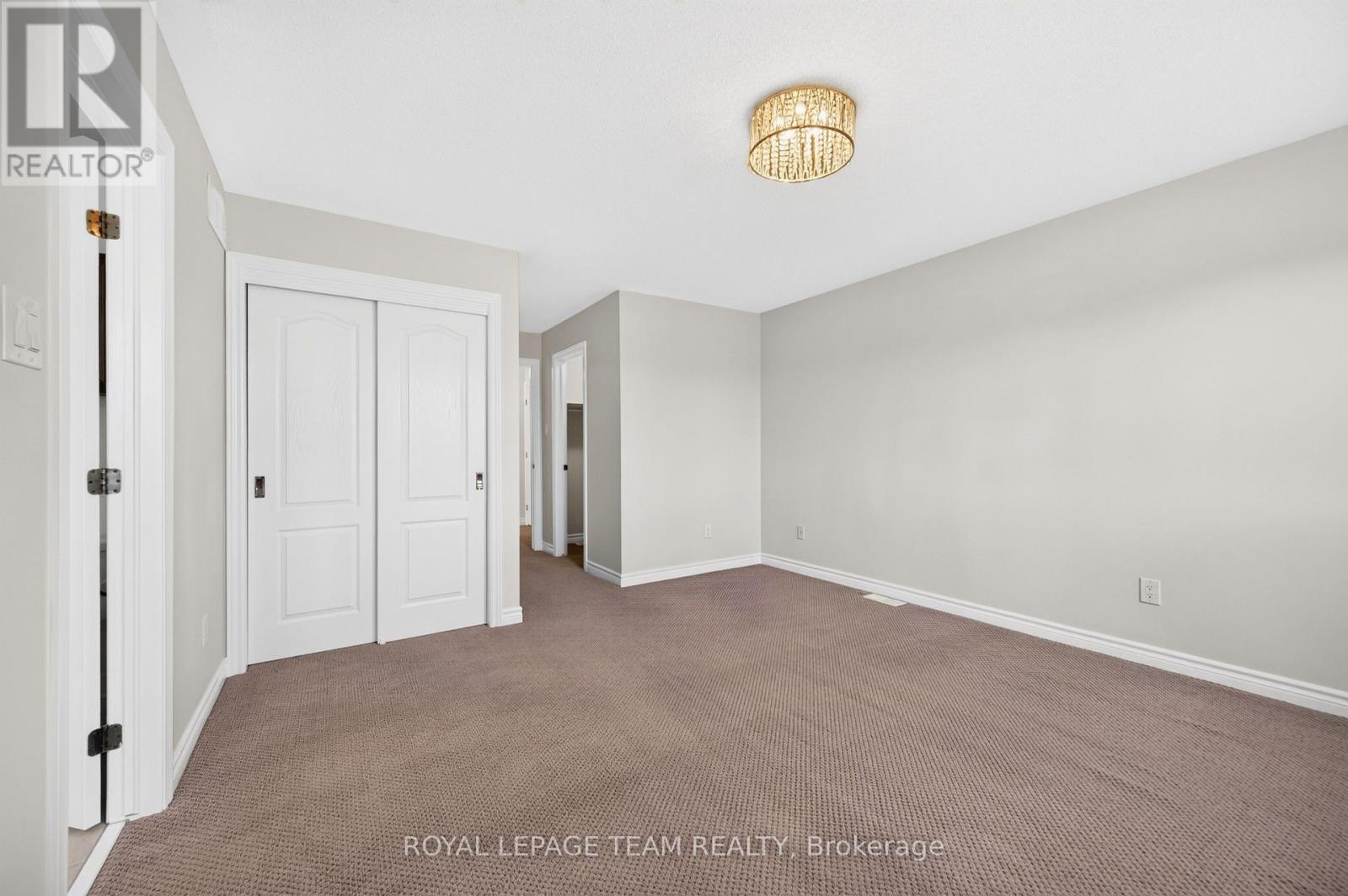 686 WHITE ALDER AVENUE - Image 31