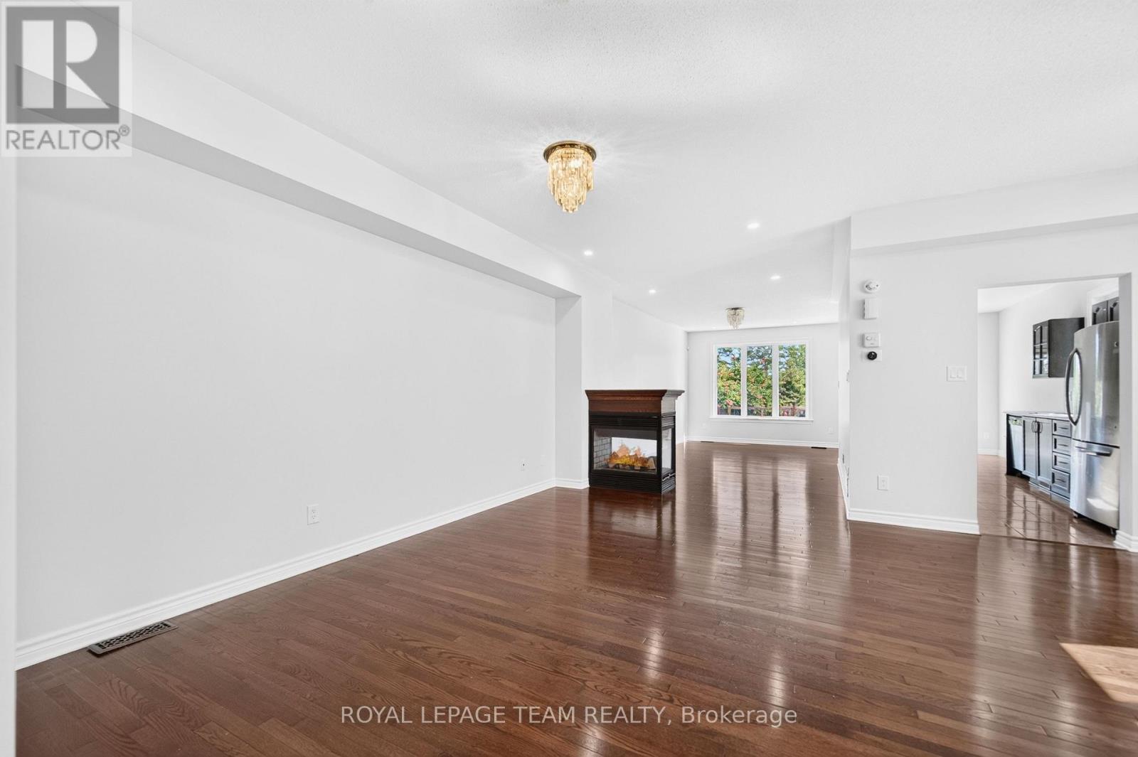 686 WHITE ALDER AVENUE - 5