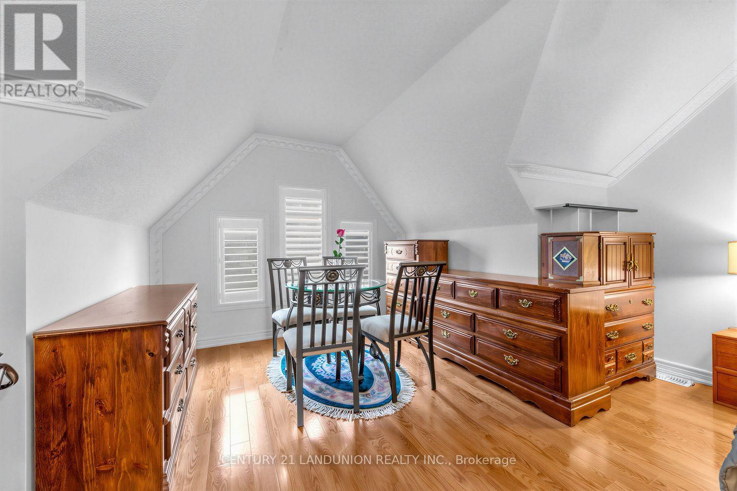 28 HERZBERG GARDENS - Image 26