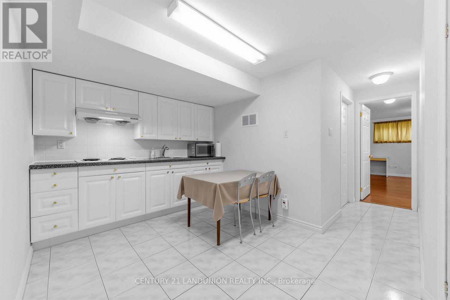 28 HERZBERG GARDENS - Image 33