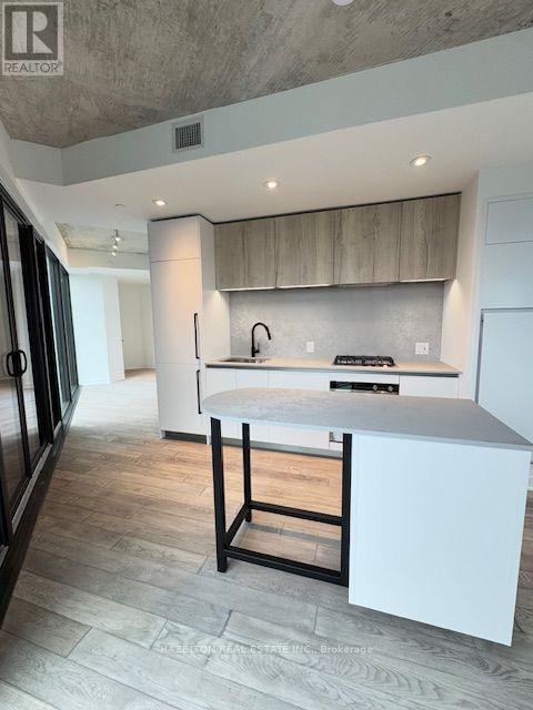 #514 2625 DUNDAS STREET W - 2