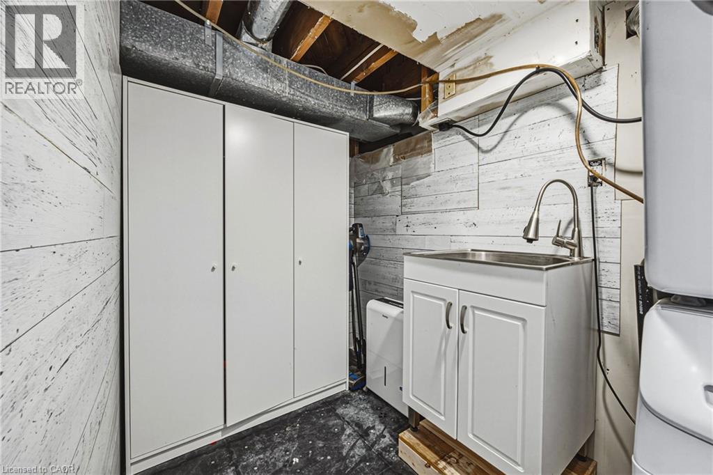 45 SECOND Avenue - Image 19