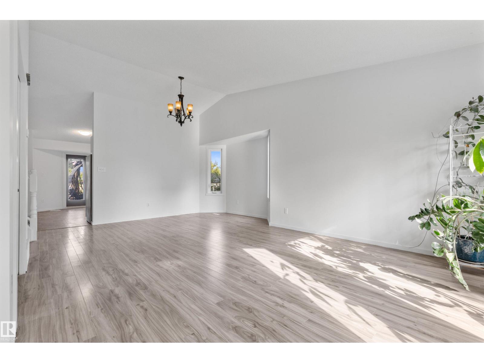 5006 55 St photo 5 — MLS® E4505374