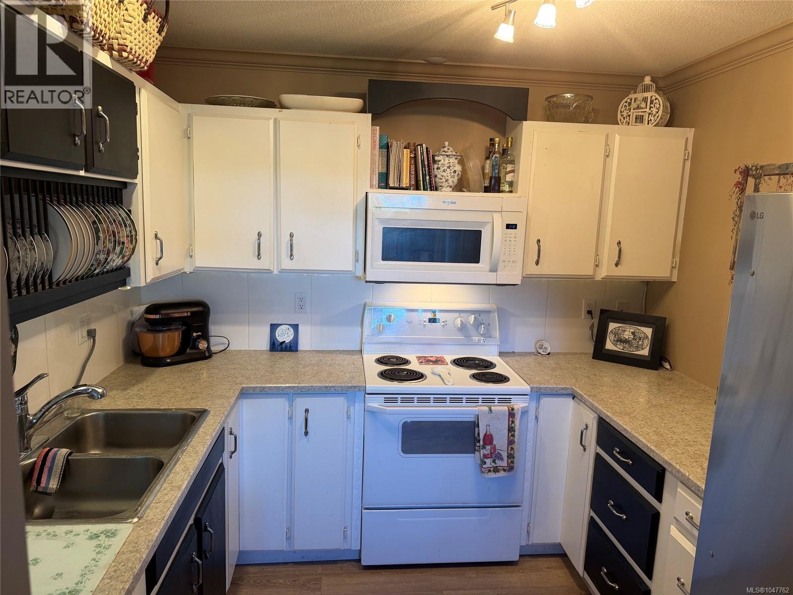 4 305 Blower Rd, Parksville