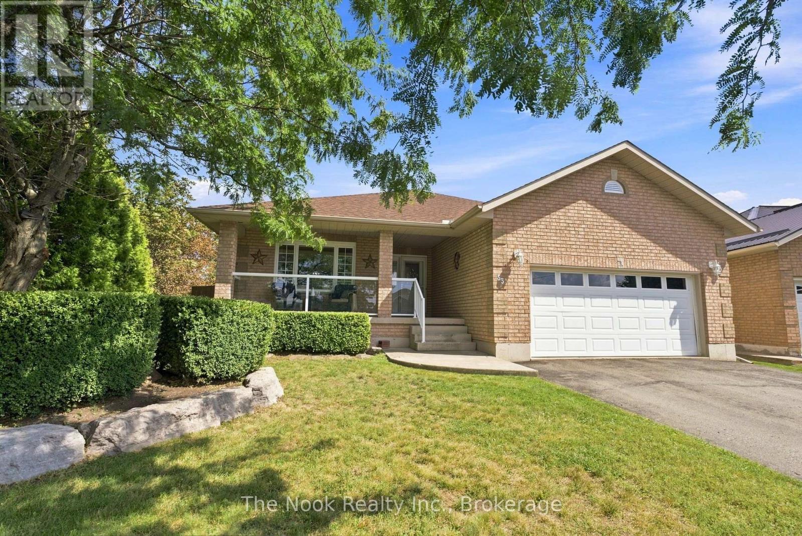 53 EAKINS COURT