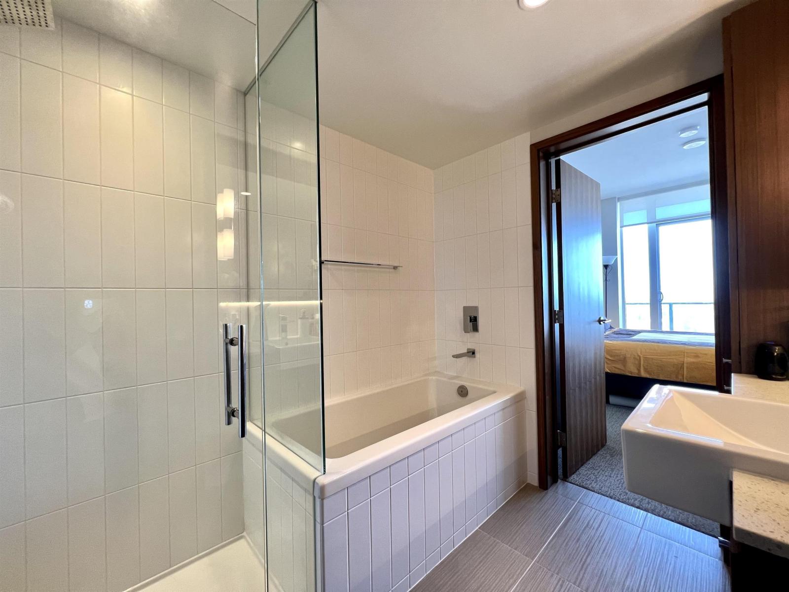 3205 13495 CENTRAL AVENUE, Surrey