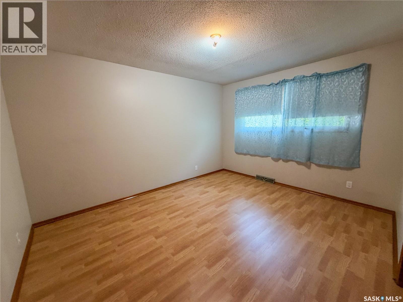 304 Broad STREET N - Image 32