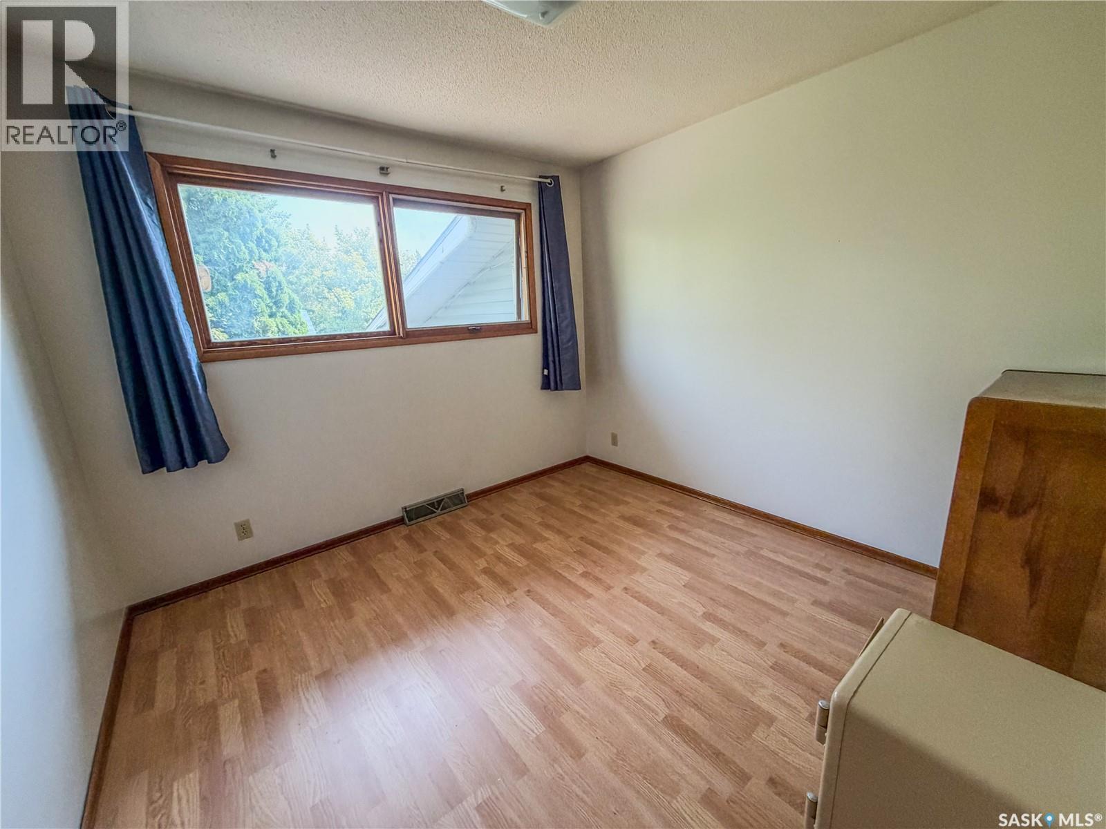 304 Broad STREET N - Image 35