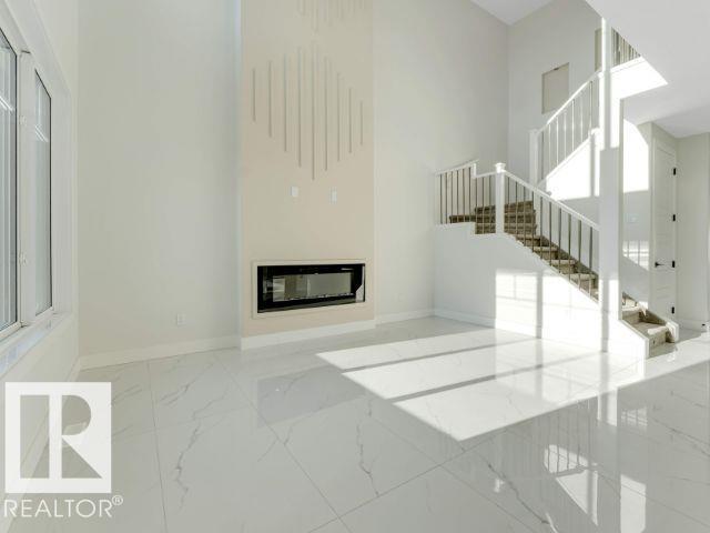 4319 36 ST - Image 12