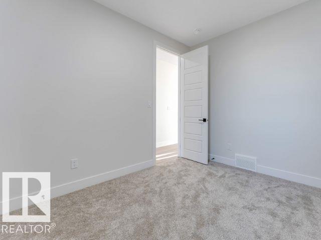 4319 36 ST - Image 24