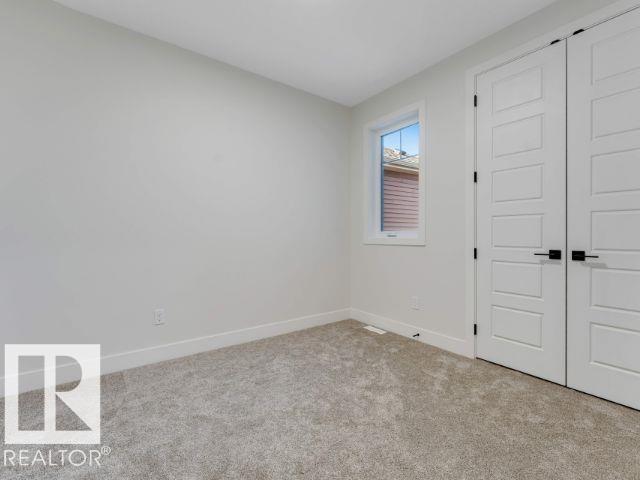 4319 36 ST - Image 26