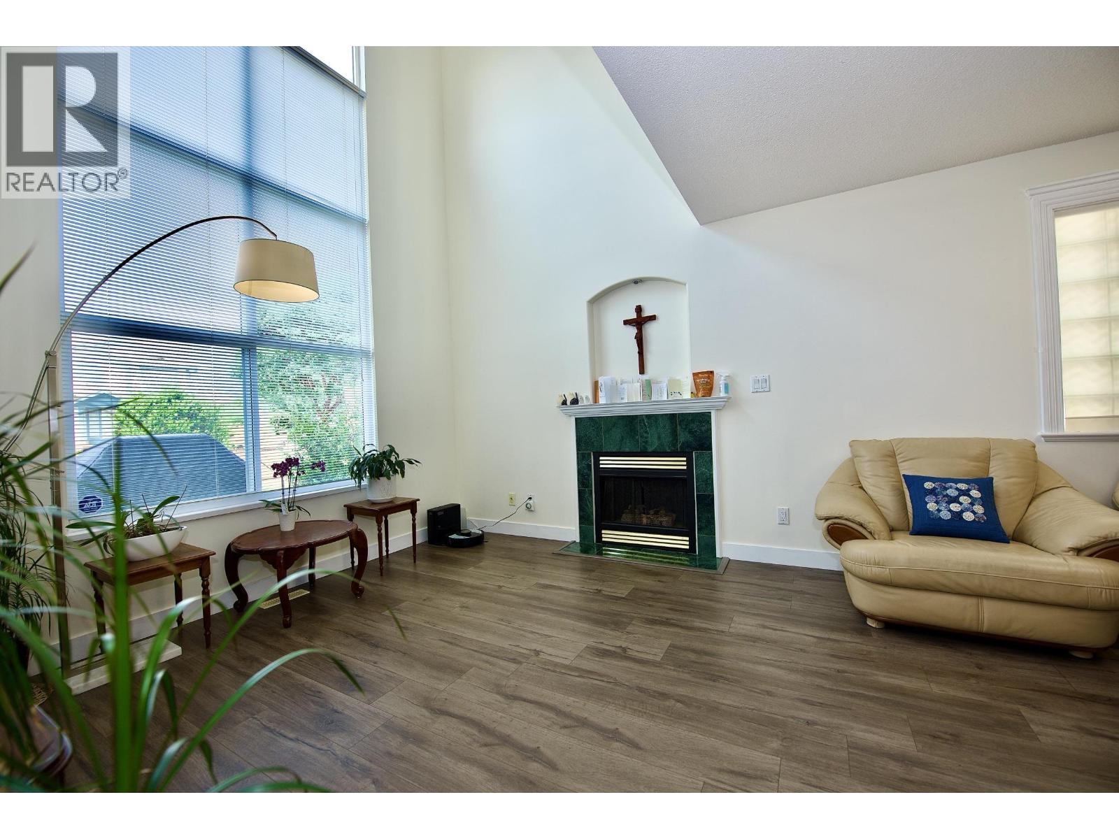 46 1370 RIVERWOOD GATE — photo 4