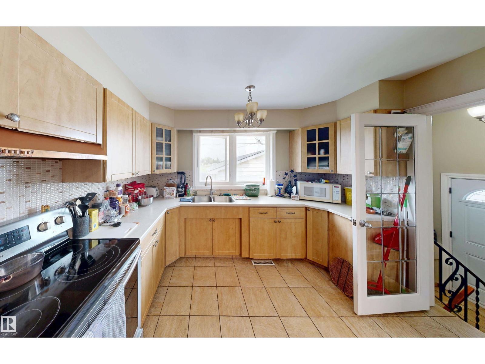 9531 74 ST NW - 11