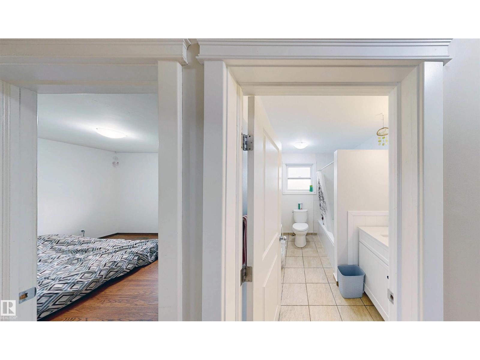 9531 74 ST NW - 14
