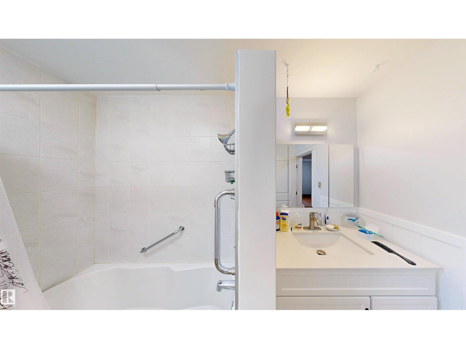9531 74 ST NW - 15