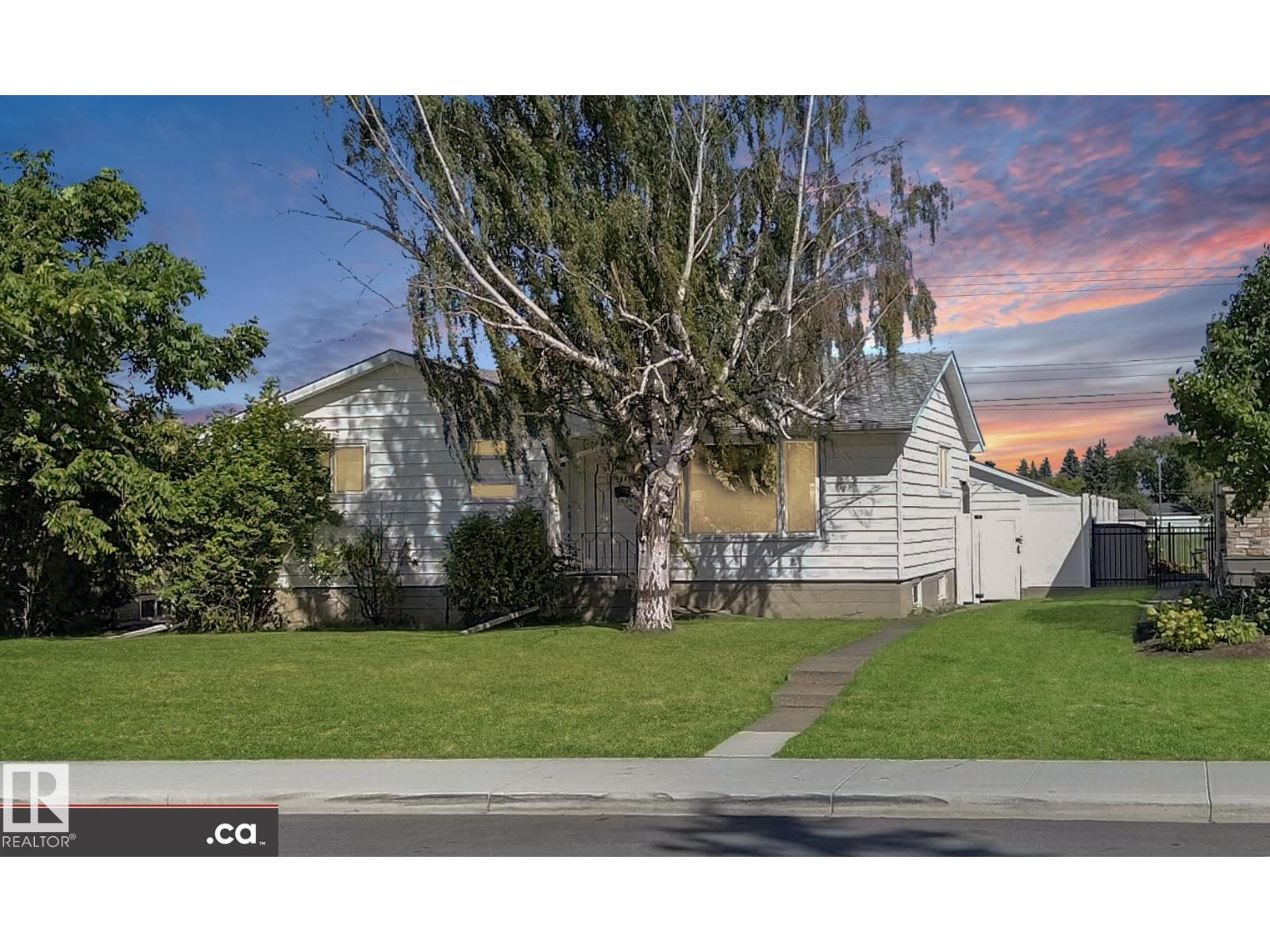 9531 74 ST NW - 2