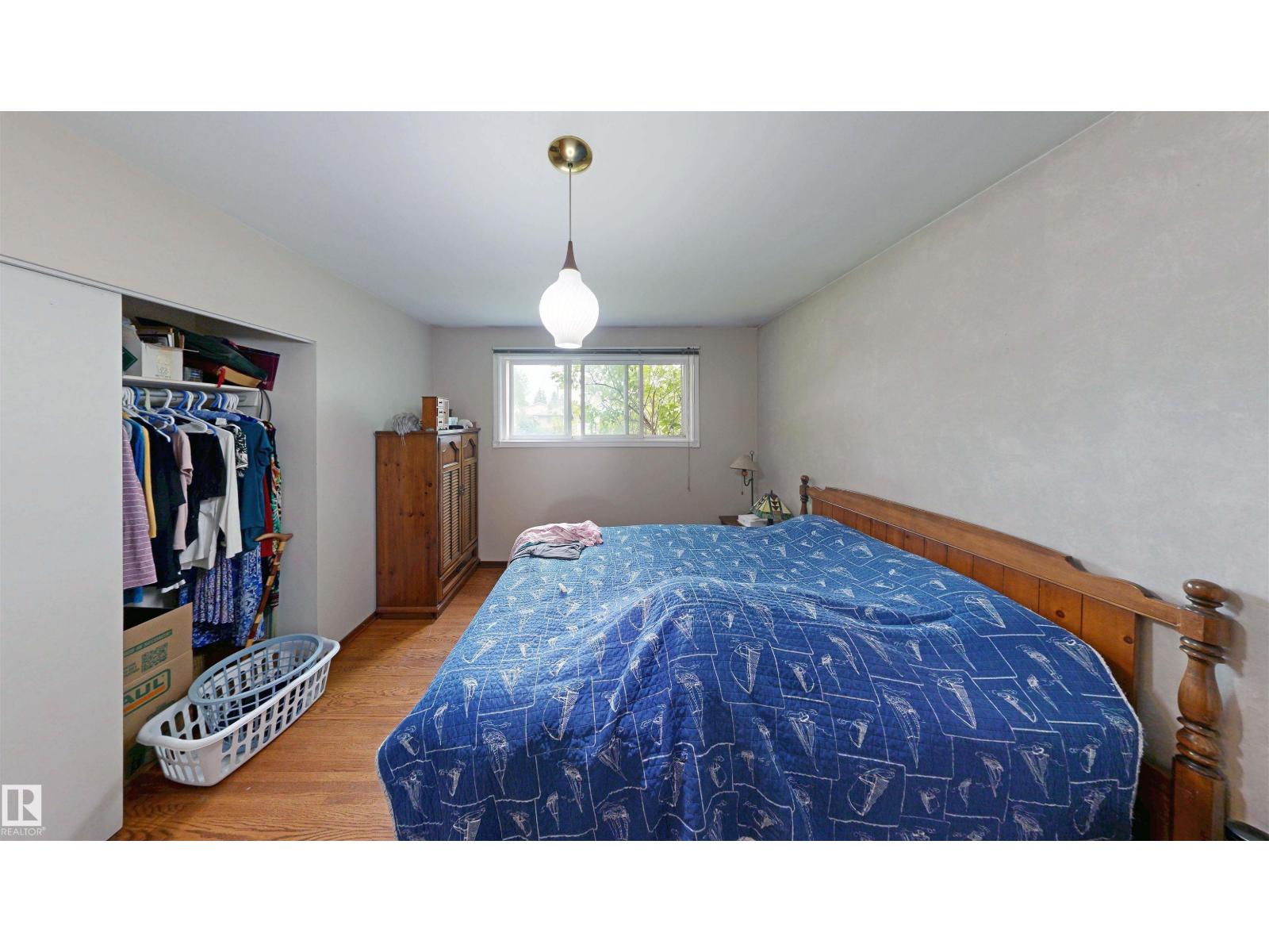 9531 74 ST NW - 24