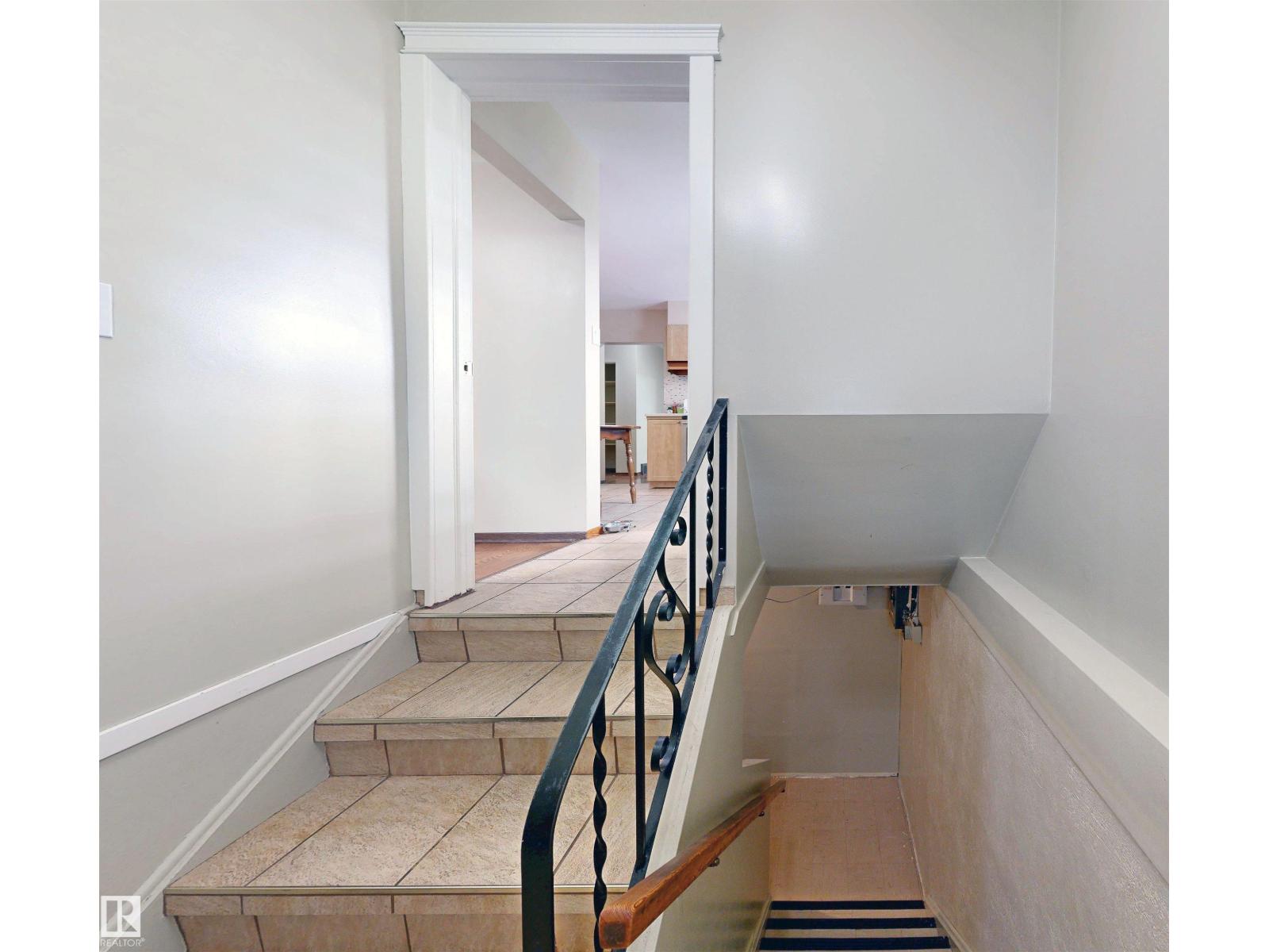 9531 74 ST NW - 26