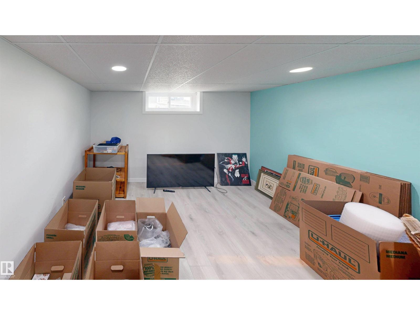 9531 74 ST NW - 35