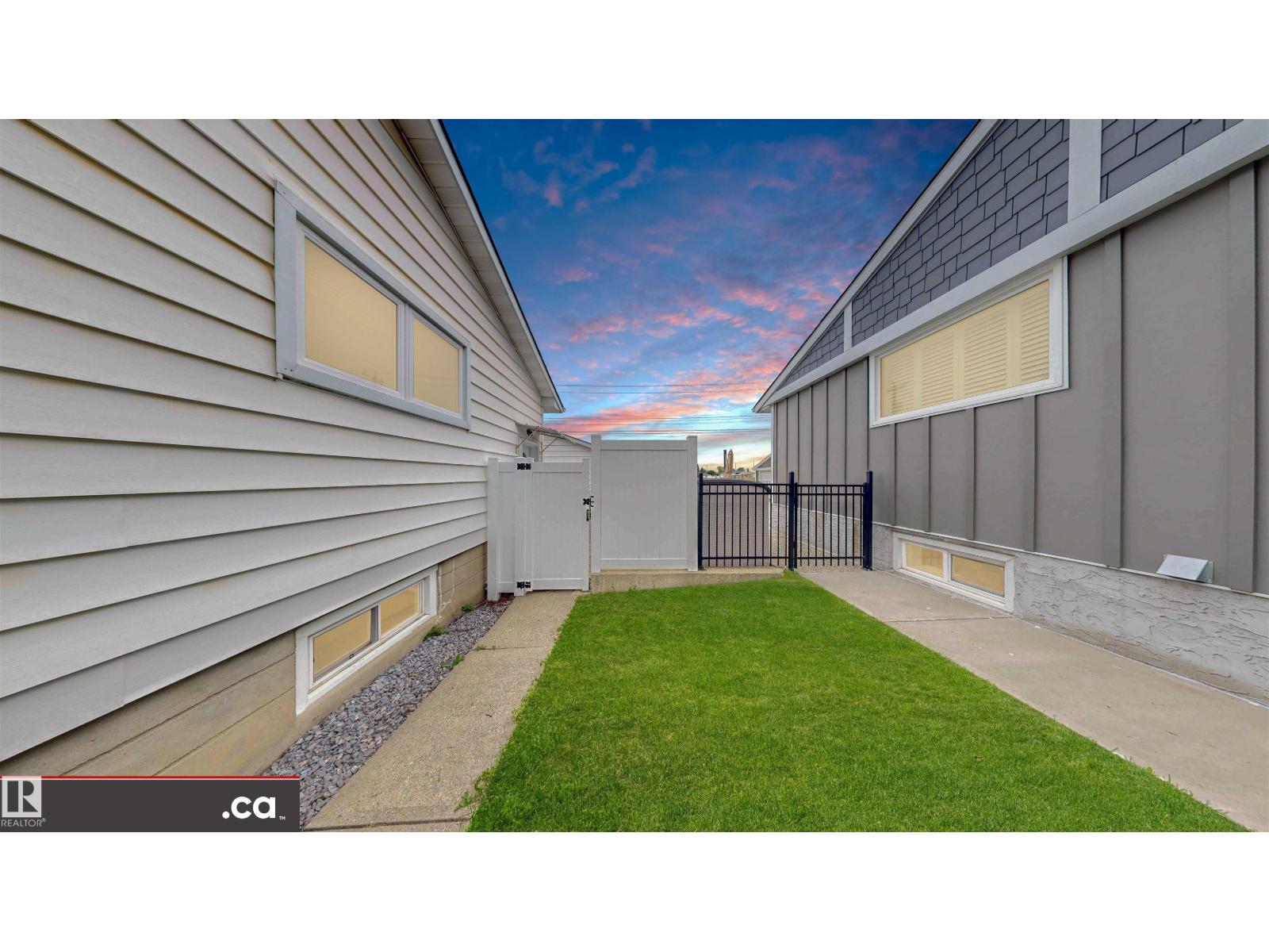 9531 74 ST NW - 38