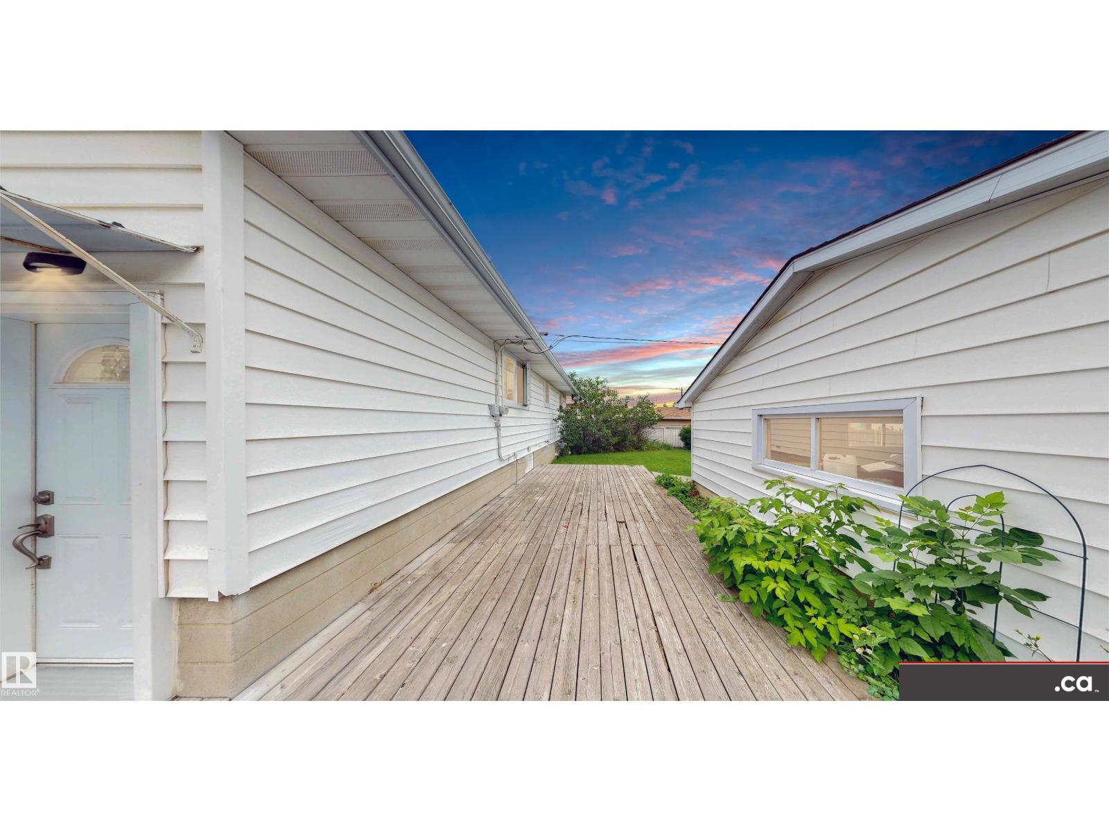 9531 74 ST NW - 41