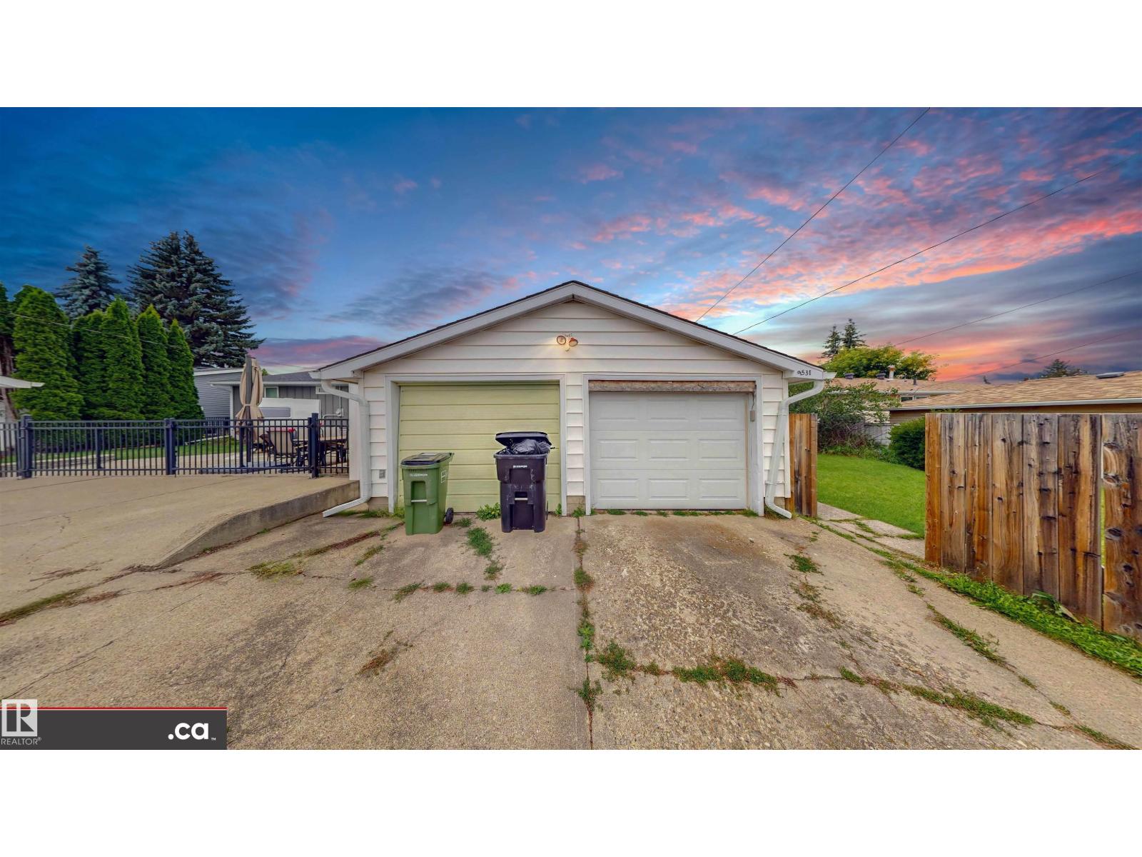 9531 74 ST NW - 47