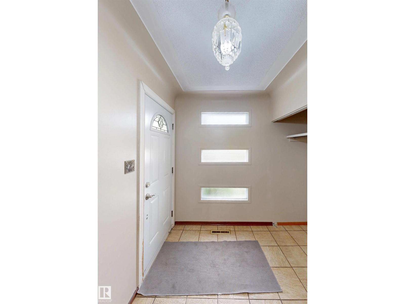 9531 74 St NW photo 5 — MLS® E4505384