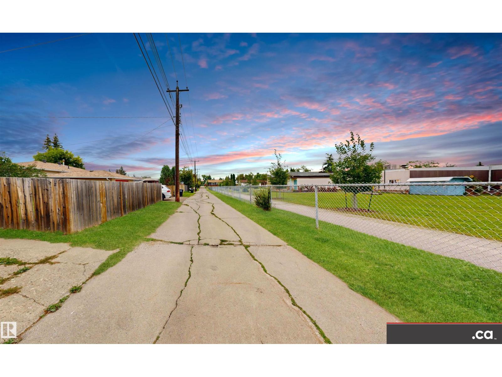 9531 74 ST NW - 51