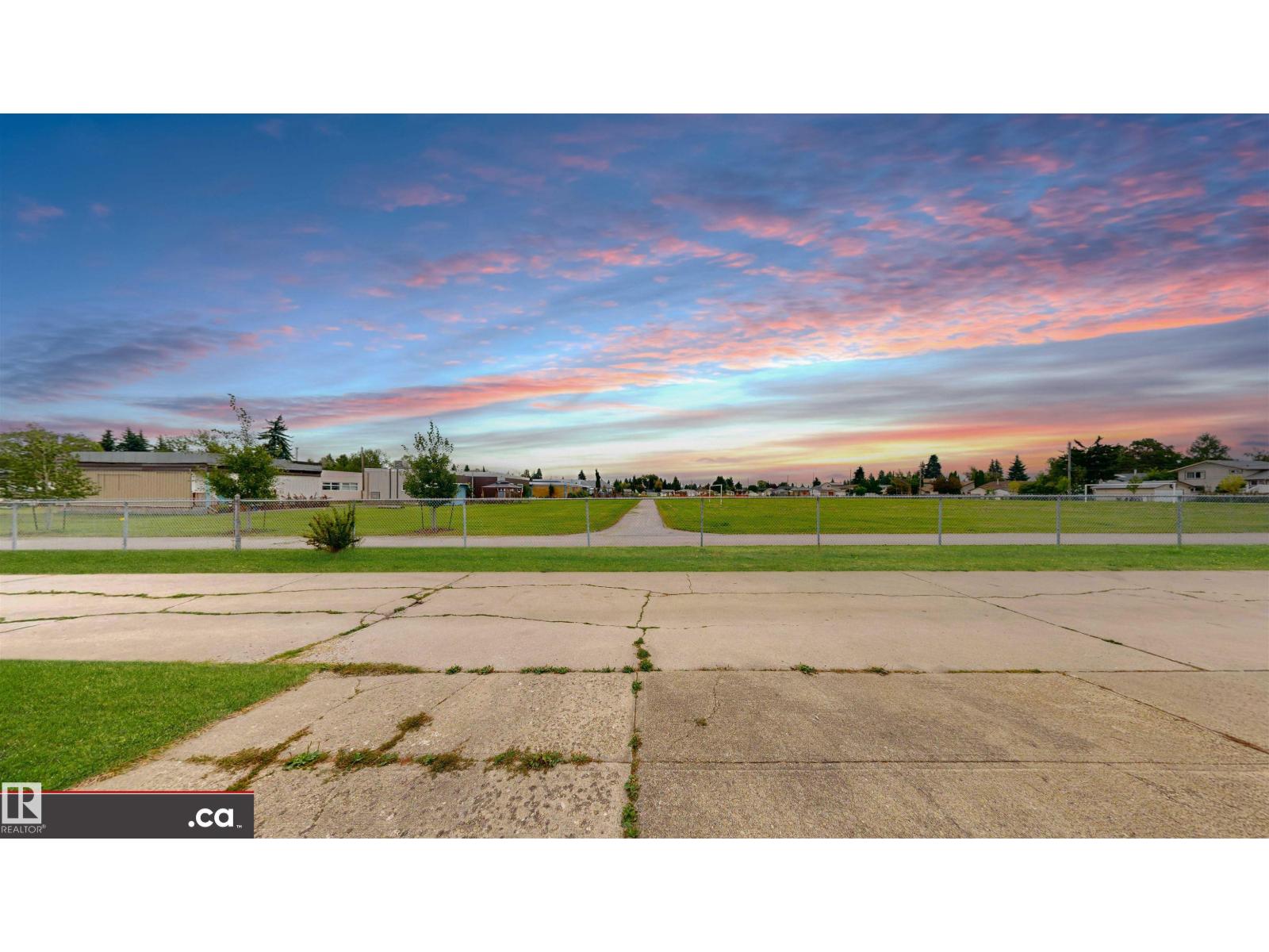 9531 74 ST NW - 52