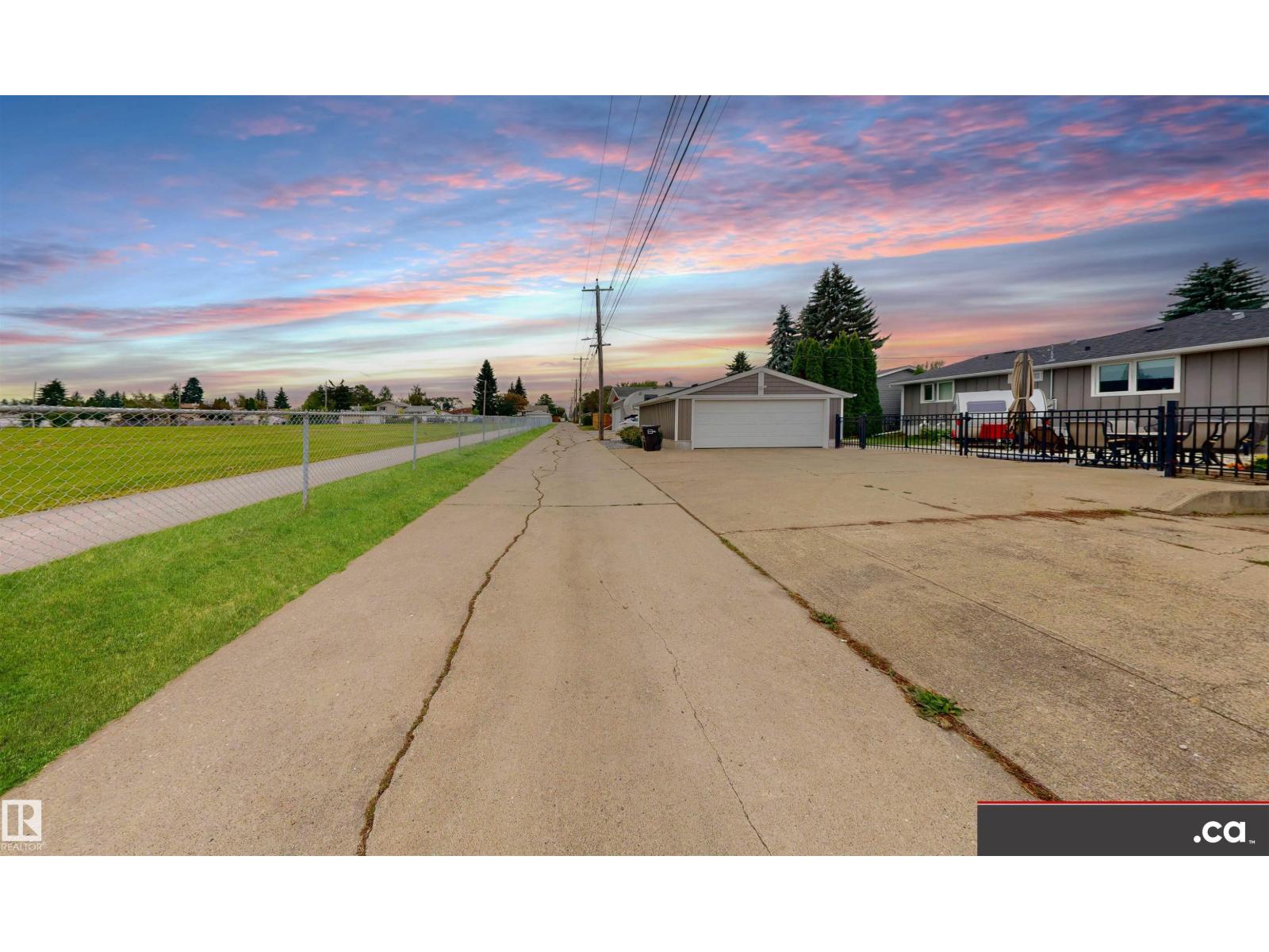 9531 74 ST NW - 53