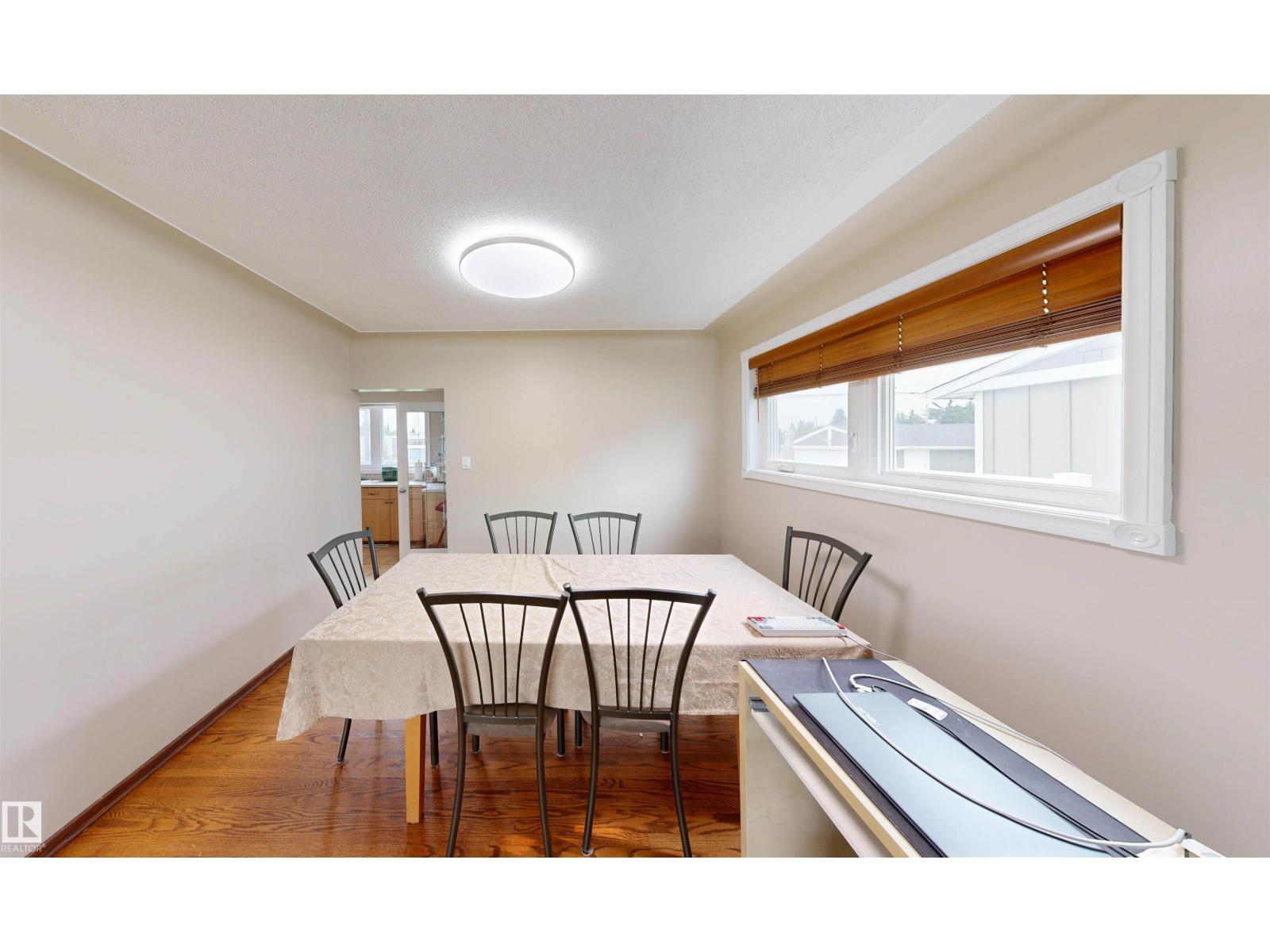 9531 74 ST NW - 8