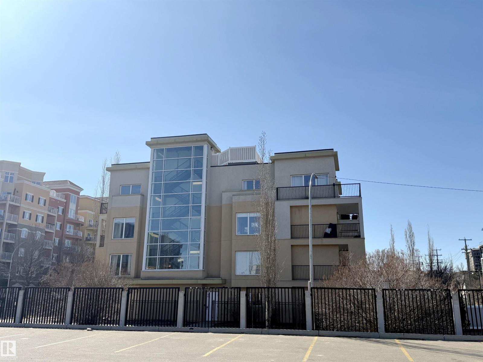 #205 11203 103 AV NW - 30