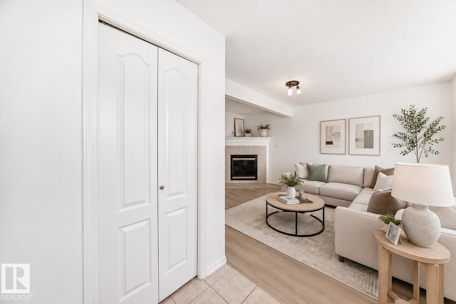 11727 83 ST NW - 4